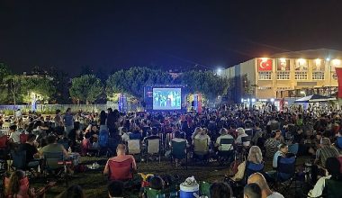 Aydın Büyükşehir Belediyesi'nin Sinema Geceleri beğeni topluyor