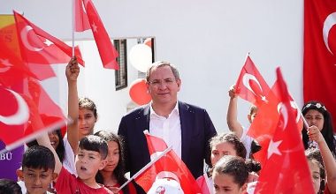 Ayvalık Belediyesi, yaz tatili süresince çocukların ve gençlerin verimli ve keyifli zaman geçirmeleri amacıyla yaz kursları düzenliyor.
