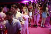 Barbie pembe dünyasının kapılarını görkemli bir gala ile açtı!