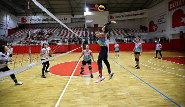 Bayraklı'nın spor kurslarına büyük ilgi