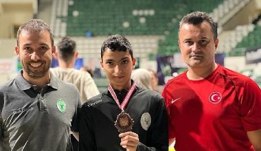 Bornovalı tekvandocu başarıya doymuyor