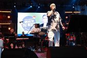 Cengiz Kurtoğlu, şarkılarıyla Karamürsel'i salladı