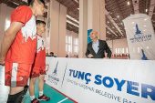 İzmir'in yeni spor uygulaması Sporİzmir kullanıma sunuldu