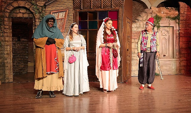 “Kumpanyada Curcuna” adlı tiyatro oyunu Nevşehir'de sahnelendi