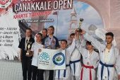 Nilüferli sporcular Karate Turnuvası'ndan ödülle döndü
