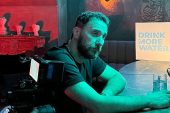 Oyuncu Fırat Çelik, Pernod Ricard 'Drink More Water' isimli yeni filmi ile su içmeye davet ediyor