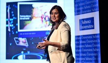 Sabancı Üniversitesi'nde Yapay Zekada Son Yıllarda Yaşanan Devrim Niteliğindeki “Yeni Evre" Konuşuldu Sabancı Üniversitesi'nde Yapay Zekada Son Yıllarda Yaşanan Devrim Niteliğindeki “Yeni Evre" Konuşuldu