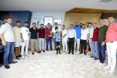 Şampiyonluk kupasını Başkan Sandal'a getirdiler