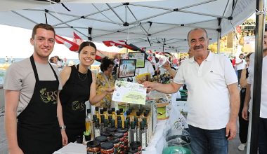 Tirilye zeytin şenliği ile çoştu 