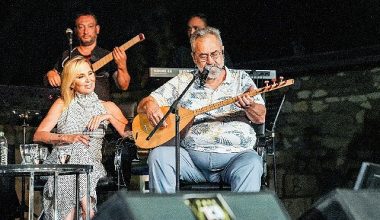 Yaz sohbetlerinde Ege türküleri coşkusu