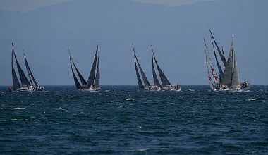 11. TAYK – Eker Olympos Regatta yelken yarışında “Büyük" kupayı, “Fenerbahçe Doğuş Yelken Yat Takımı Fenerbahçe 1" takımı kazandı