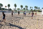 Antalya Büyükşehir'den Konyaaltı Plajı'na Ücretsiz Plaj Voleybol Sahaları