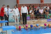 Başkan Tugay, “ayda 1100 çocuğumuza yüzme öğretiyoruz"