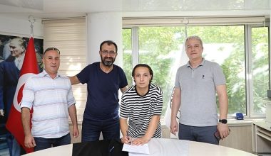 Burhaniye Belediyespor'dan Orta Sahaya Hamle