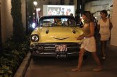 Göksel Arsoy'un 1957 model Chevrolet'si Sanathane'de sergilendi