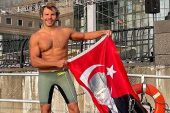 İzmirli Emre'den ABD'de zafer kulacı