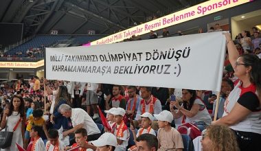 Kahramanmaraşlı çocuklar, Türkiye-Ukrayna Milli Basketbol maçında millileri desteklemek için İstanbul'daydı