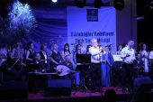 Karabağlar Belediyesi TSM Korosu'ndan renkli konser