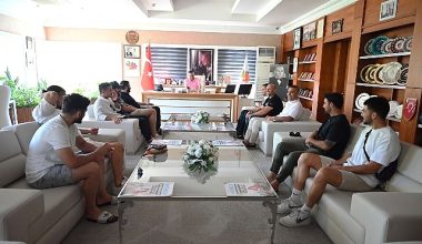 Kemer 2020 Futbol Kulübü'nden Başkan Topaloğlu'na ziyaret