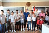 Kemer Belediyesi Kick Boks takımından Başkan Topaloğlu'na ziyaret