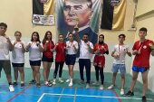 Kick Boks'ta Bayraklı farkı Bayraklılı gençler iller arası şampiyonada 7 derece kazandı
