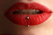 Piercing Yaptıracaklara Kötü Haber:  Alerjik Reaksiyonlara Yol Açabilir!
