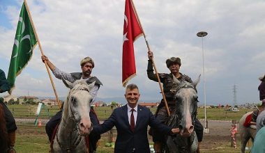 Rahvan At Yarışları Değirmendere Koşusu Heyecanı Gölcük'te Başlıyor Rahvan At Yarışları Değirmendere Koşusu Heyecanı Gölcük'te Başlıyor
