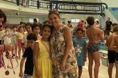 Sezon sonu yüzme müsabakasında tüm sporcular yarıştı