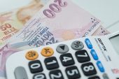 Ticari krediler enflasyon seviyesinde kaldı