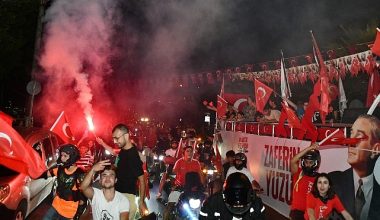 Yenişehir Belediyesi zaferin coşkusunu sokaklara taşıdı