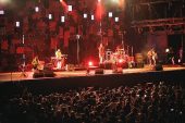 Yüzyüzeyken Konuşuruz Turkcell Vadi konserinde binlerce hayranı ile biraraya geldi