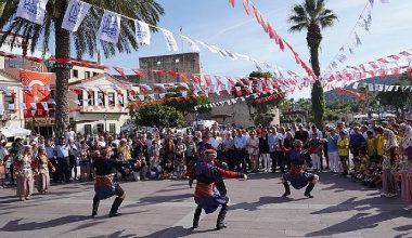 Çeşme Festivali “Akdeniz" temasıyla büyük bir coşkuyla başladı