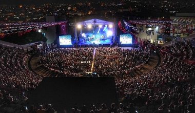 Çeşme'de Enrico Macias rüzgârı esti