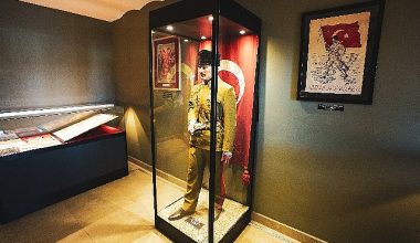 Cumhuriyet'in 100. Yılında HİSART Canlı Tarih Müzesi Koleksiyonundan Yeni Sergi