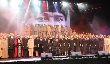 Cumhuriyetin 100. Yılında Kalpler “Bu Memleket Bizim" Oyunuyla Attı
