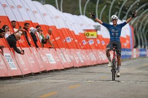 Daniel Stampe Şile'de zafere pedalladı