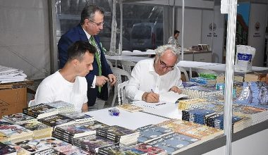 Gemlik Kitap Limanı edebiyatın önemli isimlerini ağırlamaya devam ediyor