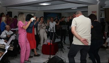Gönül Köşkü Huzurevi Koro konseriyle eğlendi