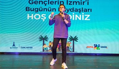 İzmir Büyükşehir Belediyesi'nden Gençlere Yapay Zekâ Eğitimi