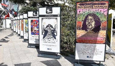 Kadıköy'de plaklar Barış Manço anısına dönüyor