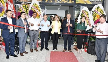 Malkara Belediye Başkanı Ulaş Yurdakul Ar Zirai İlaç ve Tohum'un açılışını gerçekleştirdi