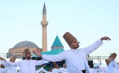 Mevlana'nın Huzurunda 250 Semazen Aynı Anda Sema İcra Etti