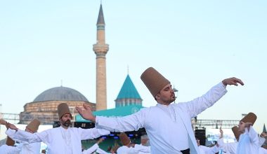 Mevlana'nın Huzurunda 250 Semazen Aynı Anda Sema İcra Etti