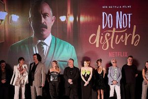 Netfilix, Cem Yılmaz imzalı yeni filmi Do Not Disturb için unutulmaz bir lansman gecesi gerçekleştirdi