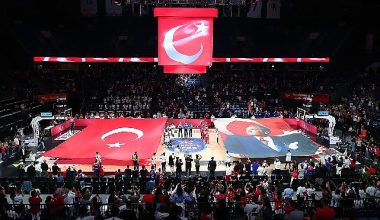 Anadolu Efes, Cumhuriyetimizin 100. Yılını Taraftarlarıyla Kutladı