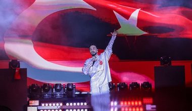 Antalya'da muhteşem Cumhuriyet coşkusu