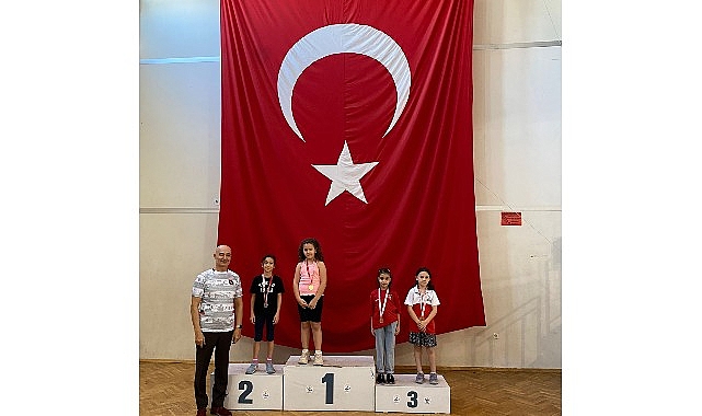 Badminton'da Bayraklı farkı!