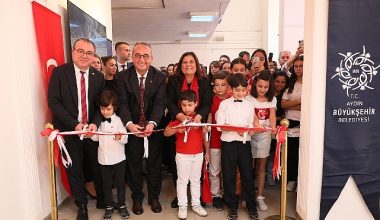 Başkan Çerçioğlu 'Cumhuriyet' Sergisinin açılışını gerçekleştirdi