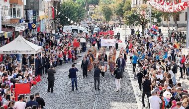 Bergama'da Cumhuriyet Bayramı coşkuyla kutlandı