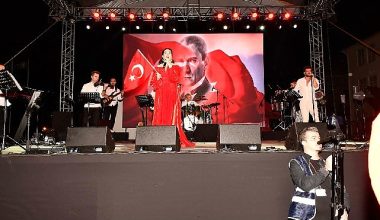 Cumhuriyet'in 100. Yılı Yonca Lodi konseri ile büyük bir coşku ile kutlandı